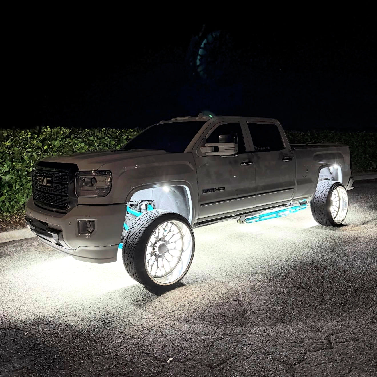 NASTYTRUCKRS™ RGB Wheel Glow Kit Bluetooth controlled • IP68 waterproof • 16 million colors of diesel fury